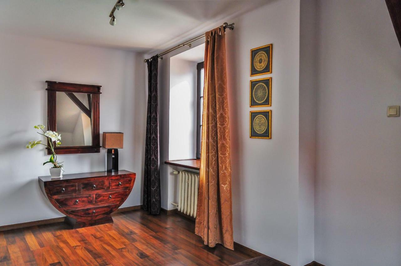 Numer 6 Apartment